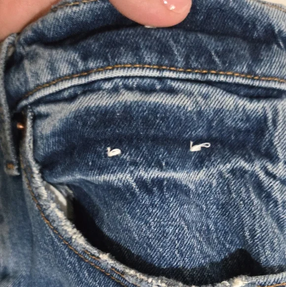 Abercrombie & Fitch The 90's Baggy Low Rise Busted Knee Women's Jeans Size 28 - Picture 8 of 14